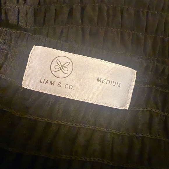 ✨ Liam & Co. Black Smocked Jumpsuit ✨
Size: Medium - Picture 6 of 8